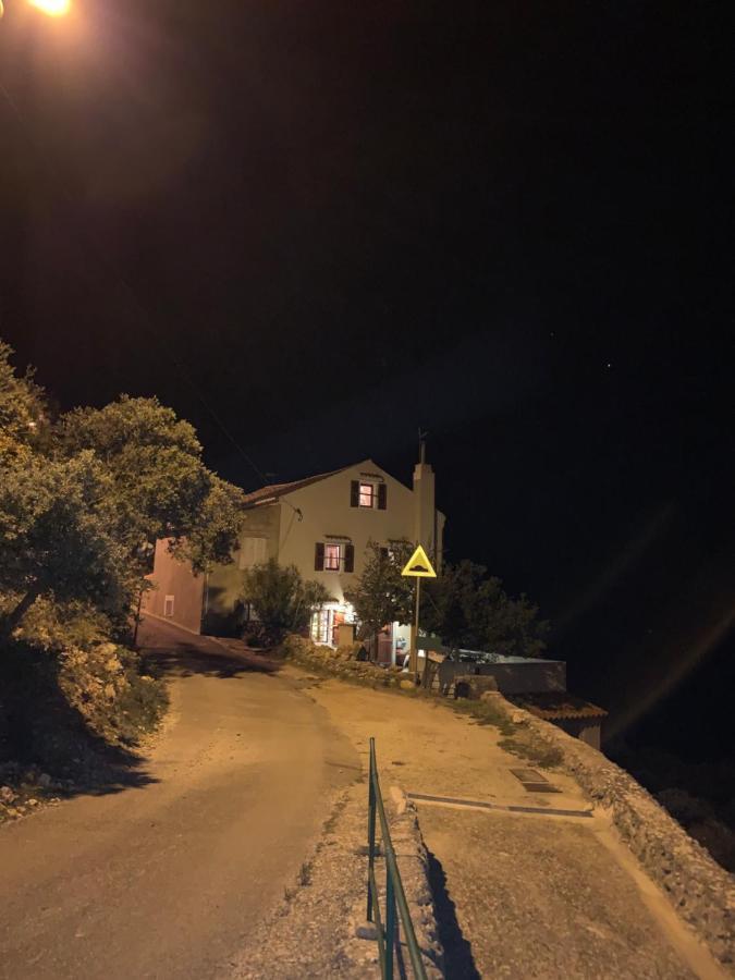 Ustrine View Villa Exterior foto